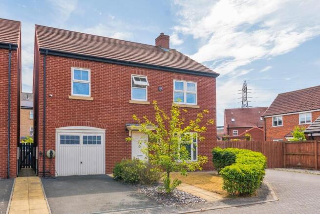 4 bed Detached for sale Image 12