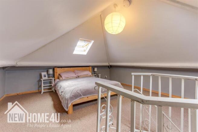 ATTIC ROOM: