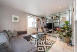 27, Charlton Place, London N1 8AQ