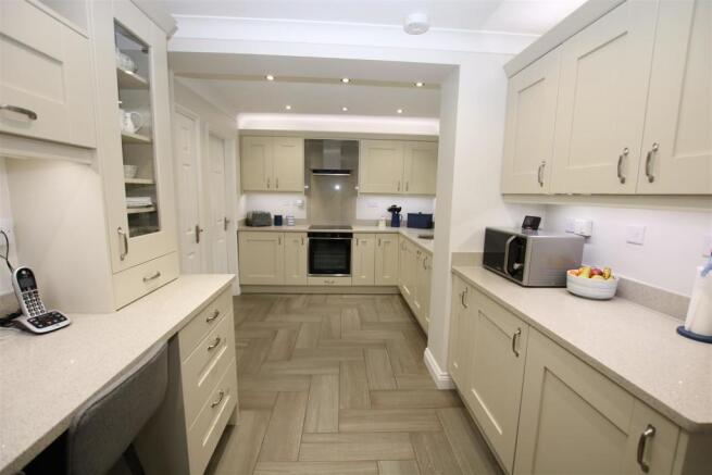 BREAKFAST KITCHEN