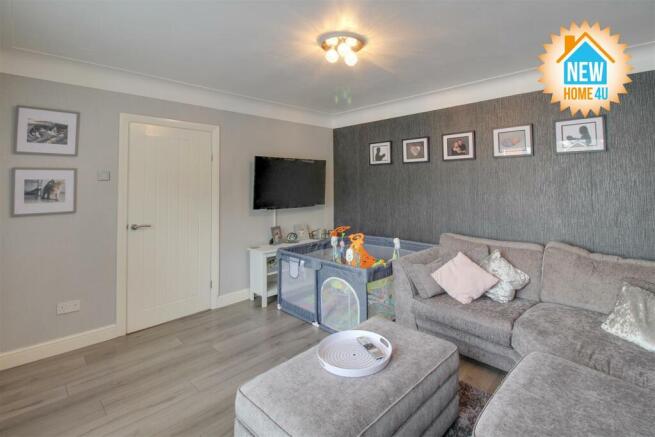 LOUNGE: