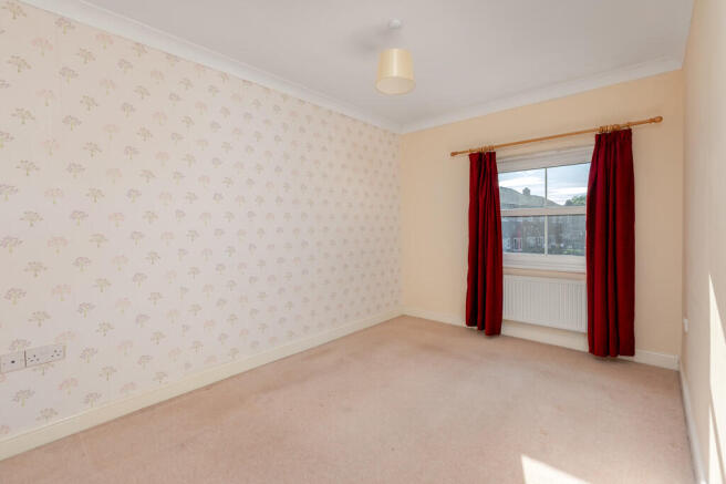 4 bed Link Detached House to rent Image 6