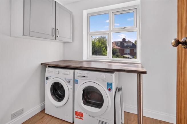 4 bed Semi-Detached for sale Image 10