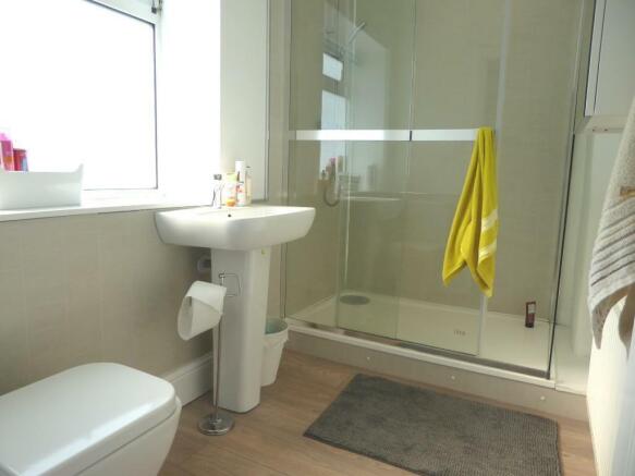 3 bed Terraced to rent Image 7