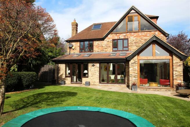 Free professionally printed property brochures.jpg