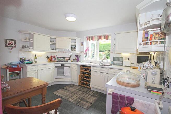 kitchen1.JPG