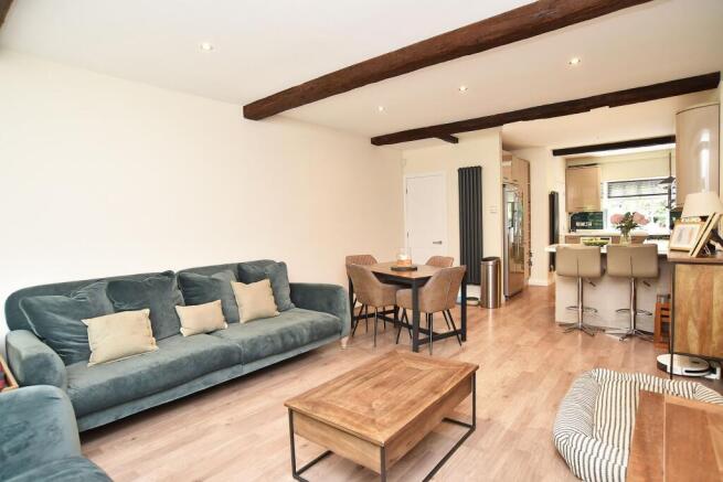 4 bed Town House for sale Image 4