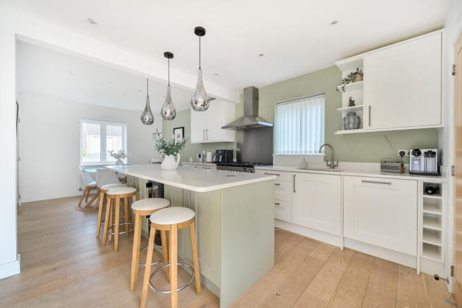 1409835-7-698dd98e8d398