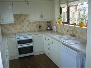 KITCHEN PT 2