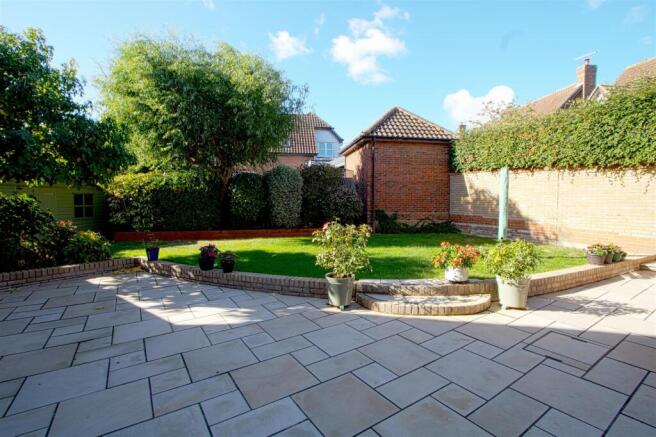 PATIO.jpg