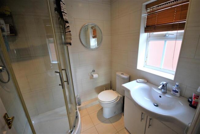 EN SUITE: