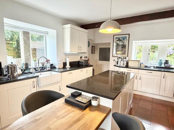 5 bed Barn Conversion for sale Image 11
