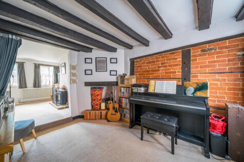 Well Road, Crondall, Farnham, GU10