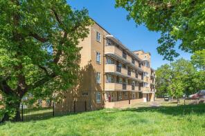 Flat 7, Dashwood House Kingswood Estate, Lyall Avenue, London SE21 8PB