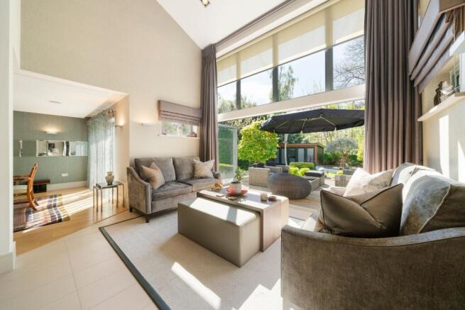 Woodland Drive, Cobham, KT11 photo 4