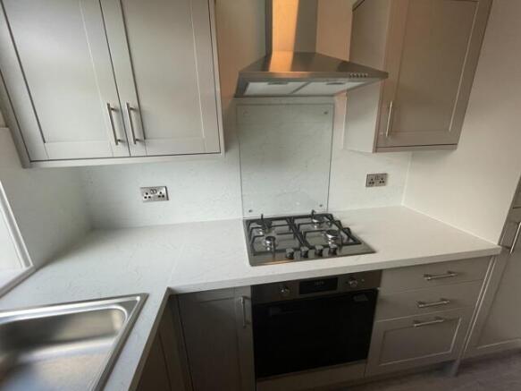 3 bed House to rent Image 4