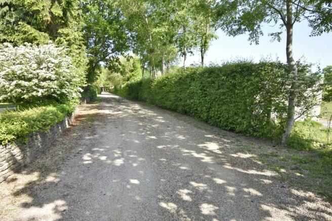 A ROAD.JPG