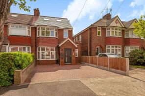 63, Cotswold Gardens, Cricklewood, London NW2 1QT