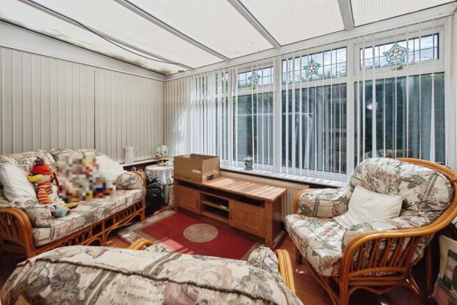 4 bed Semi-Detached for sale Image 7