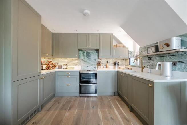 Kitchen (2).jpg