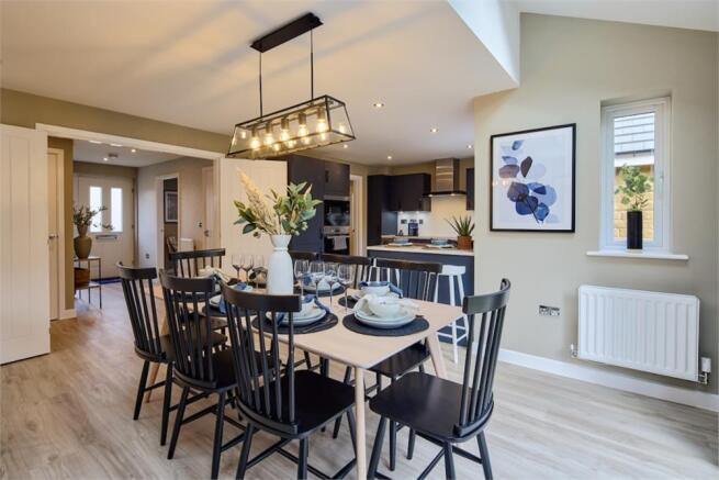 5 bed Detached for sale Image 9