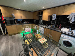 4, Providence Avenue, Woodhouse, Leeds LS6 2HN