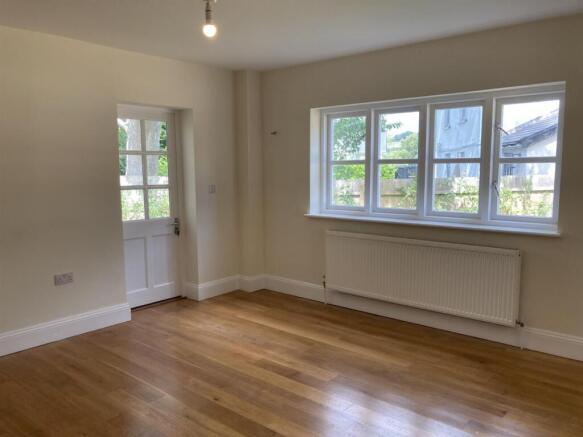 Living Room 1.jpg