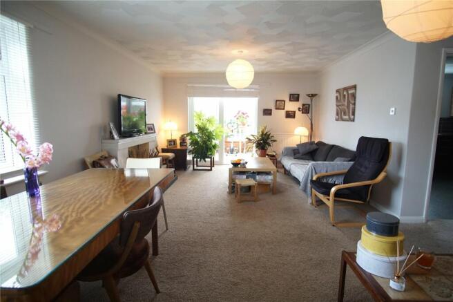 Lounge/Dining Room