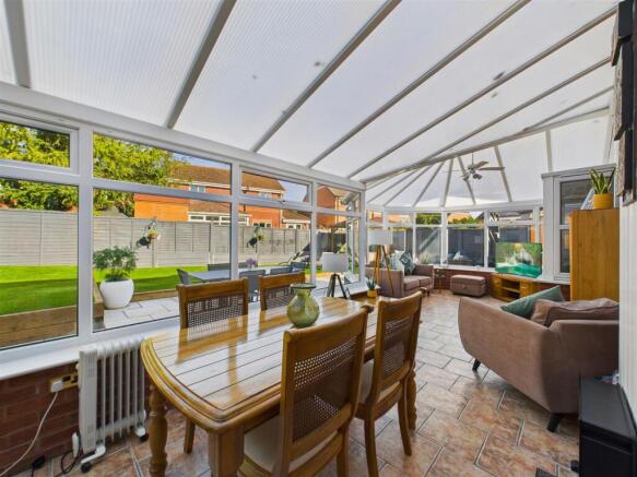 4 bed Detached for sale Image 7