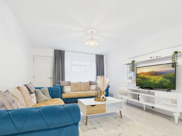 Newbery Close, Tilehurst, RG31 photo 4