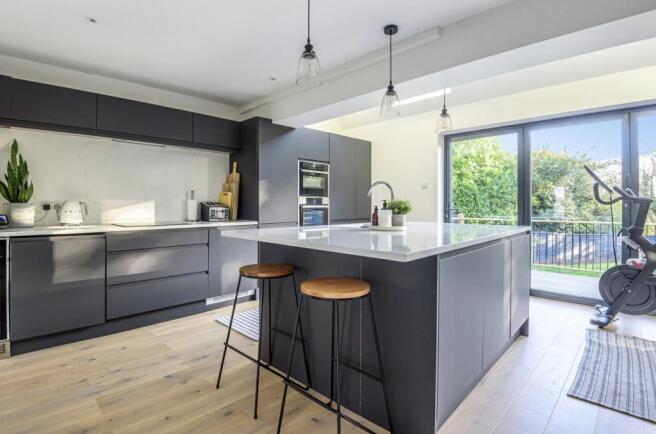 Kitchen/Breakfast Rm