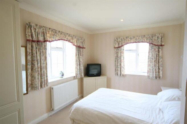 GUEST BEDROOM SUITE