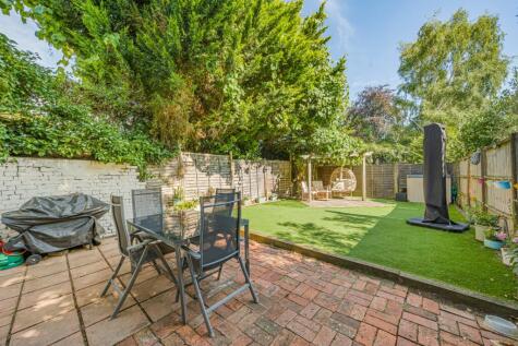 Layton Court, Weybridge, Surrey, KT13