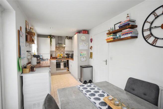 3 bed Semi-Detached for sale Image 11