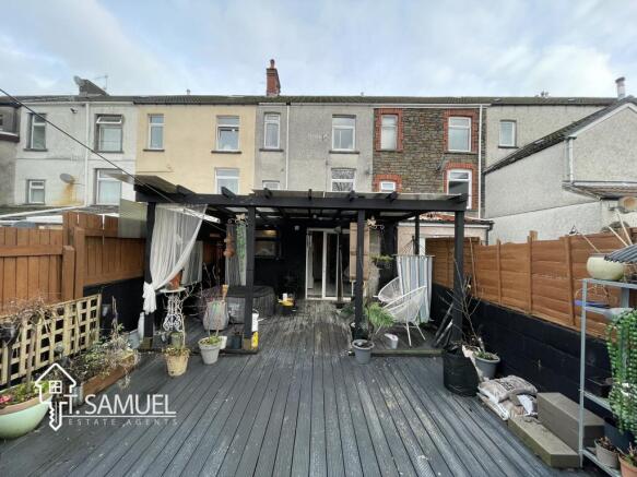Rear garden 4.JPG