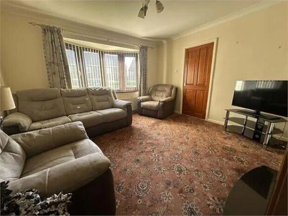 3 bed Semi-Detached for sale Image 3