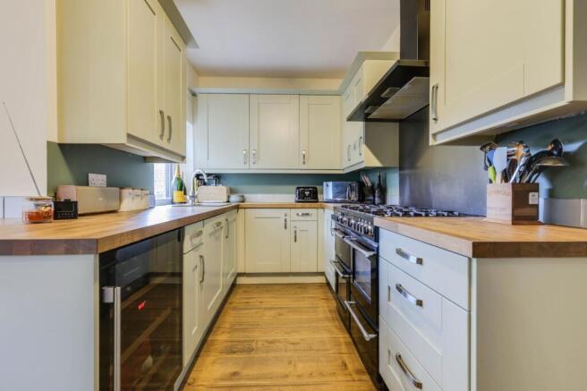 4 bed Semi-Detached for sale Image 5
