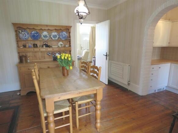 Dining Room.JPG