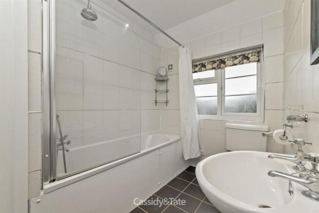 101ColneyHeathLane-11.jpg