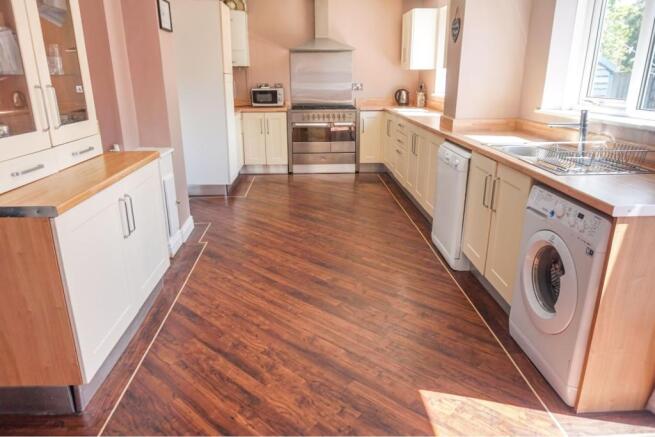 Kitchen/Breakfast