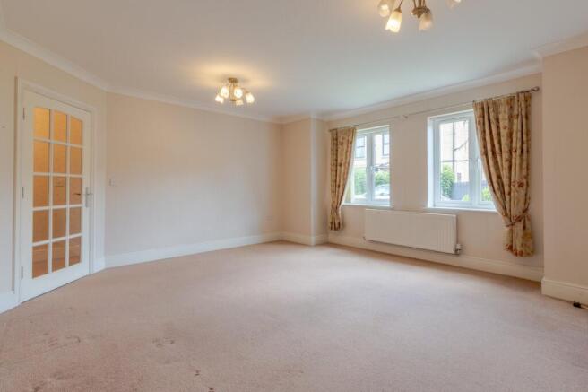 2 bed Flat for sale Image 4