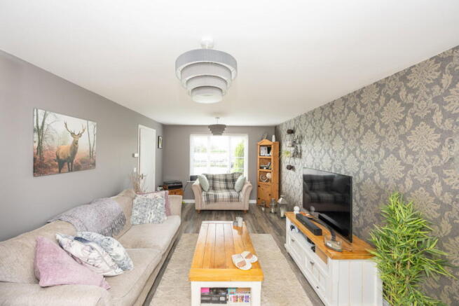 4 bed Detached for sale Image 5