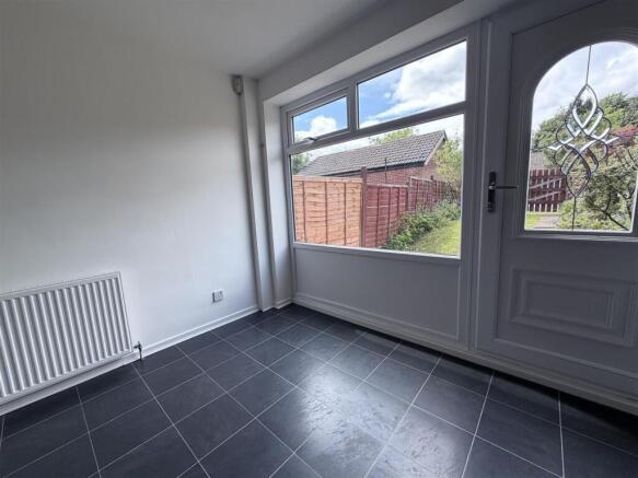Allerton Grange Croft,  Gledhow, LS8 photo 4