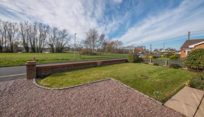 FRONT GARDEN