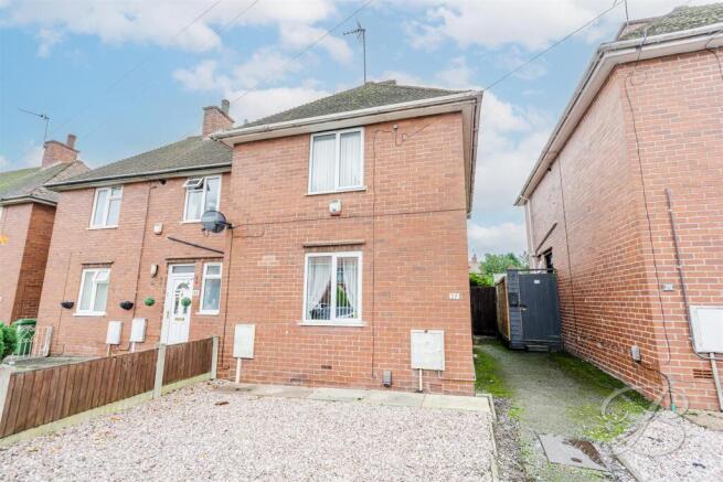 2-bed semi-detached on Wharmby Avenue, Mansfield, £140,000