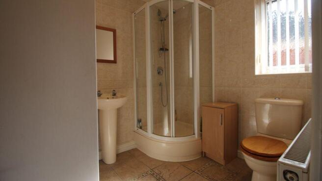 Ensuite to Bed 1