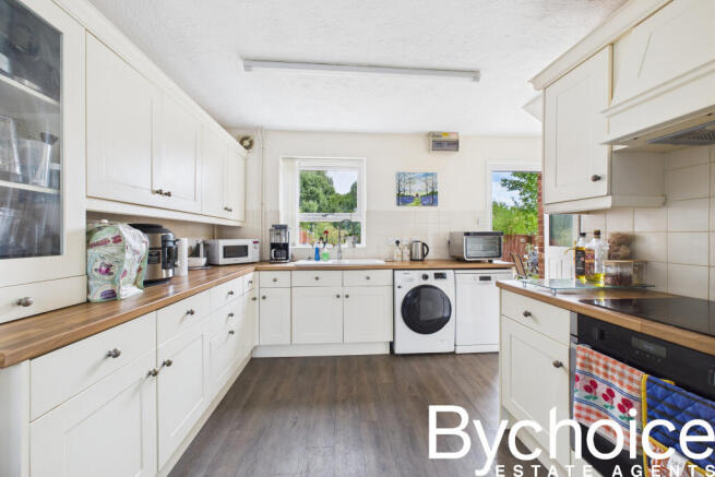 CAM05454G0-PR0028-STILL002