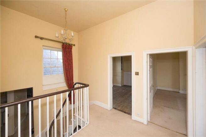 8 bed House for sale Image 12