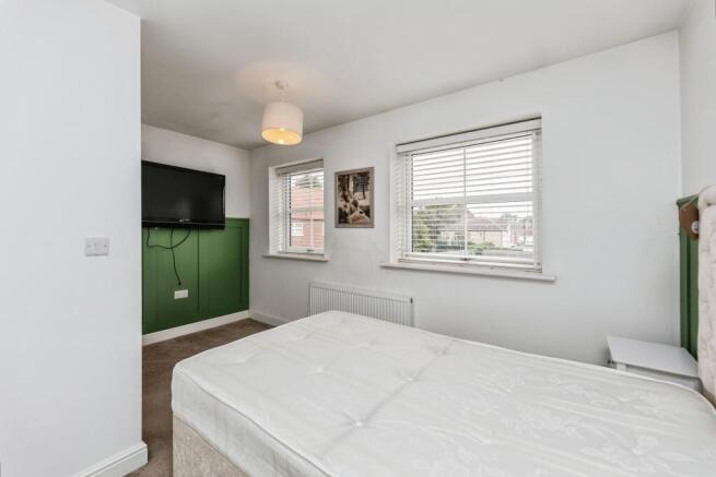 3 bed Semi-Detached for sale Image 9