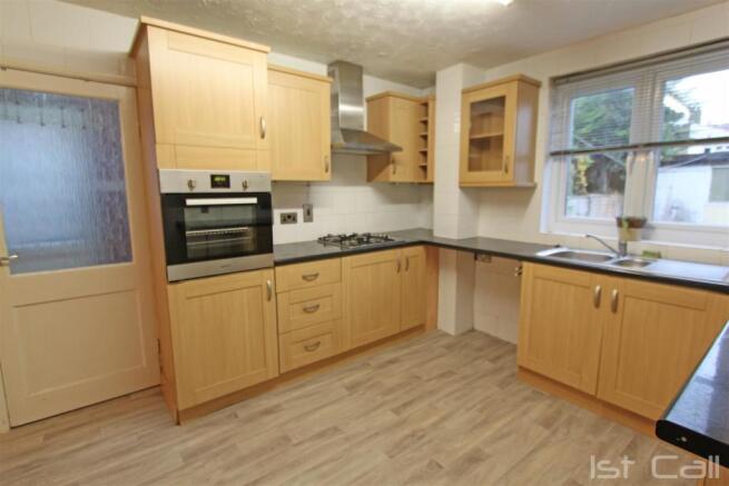 kitchen_2.jpg